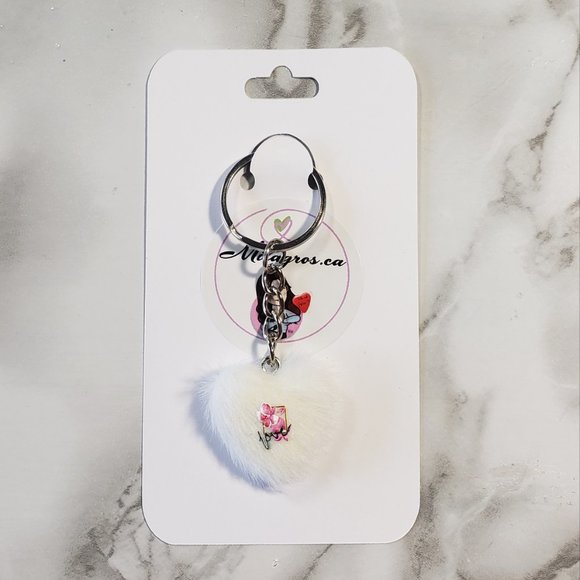 Mini Heart Keychain - Picture 4 of 6